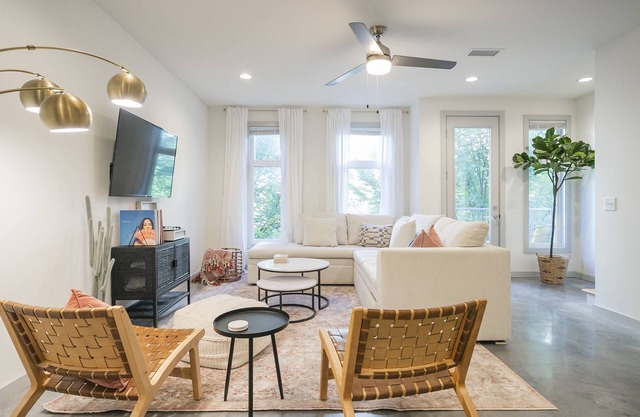 East Nashville Gem - Minutes to 5 Points & Broadway!