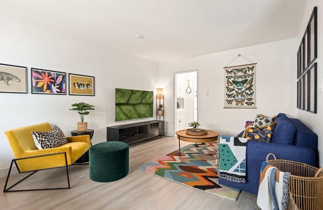 East Village Arts District, King Suite with Sofa Bed NRP23-01221