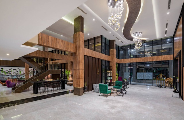 EASTERN HOTEL BOJONEGORO