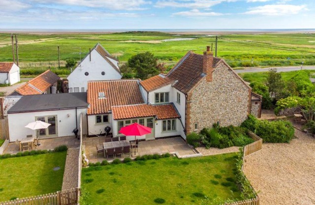 Eastgate Cottage and Hideaway