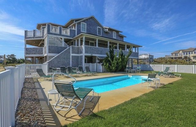 Eastwick - Relax and unwind from this 5BR home w/Private Pool & private walkway to beach!