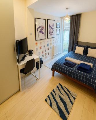 Easy Access to Central London-Private Ensuite & Terrace