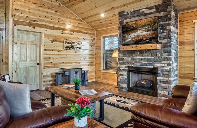 Easy Drive, Awesome Reviews, Hot tub, Arcade, Next to National Park