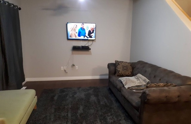Eazi Queen Bedroom Suite