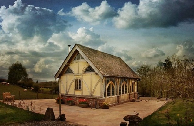 Ebony Cottage is an Escape from the Outside World.