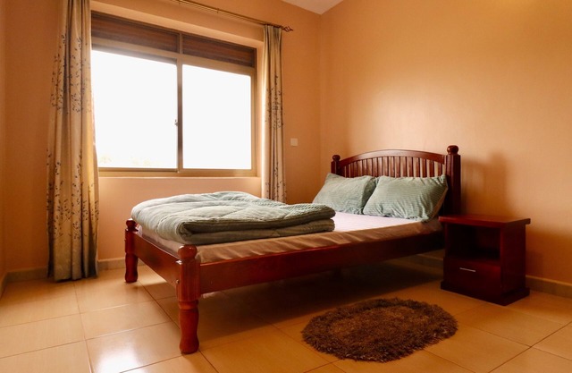 Ebony Luxury Courts-Entebbe