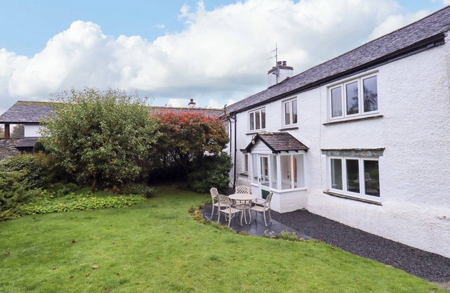 ECCLERIGG OLD FARM, pet friendly, with open fire in Ambleside