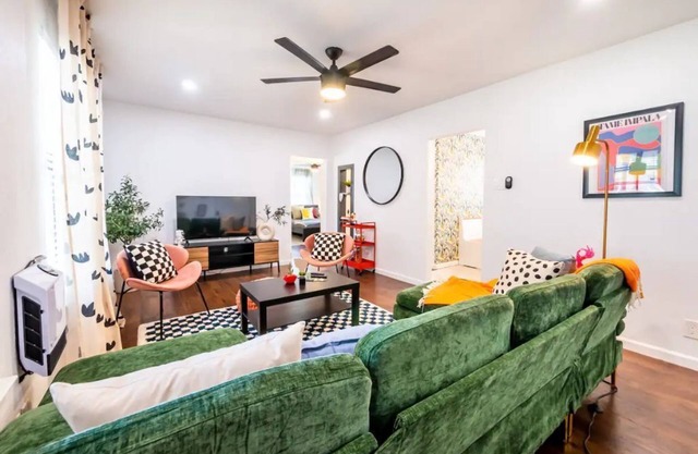 Eclectic Chic 2 Bed Free Parking Fast WIFI!