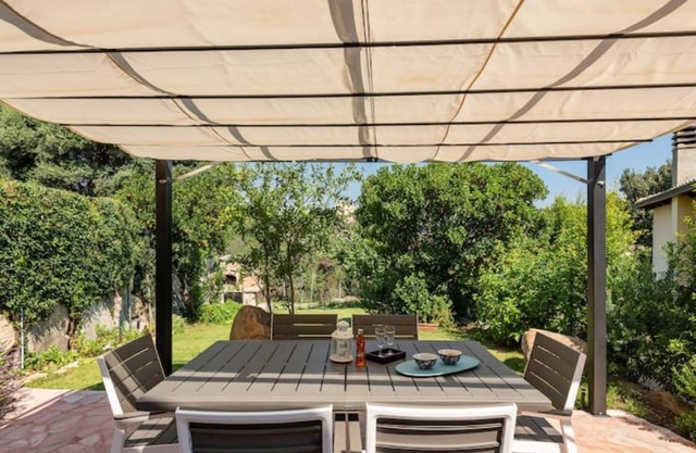 Eco-friendly house, nature, sea, wifi, air conditioning, garden, parking