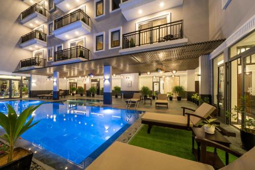 Eco Riverside Hotel 