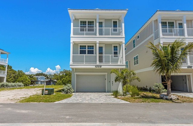 Eco-Luxe Canal Home w/Dock and EV Charger!