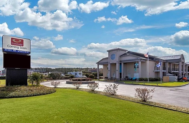 Econo Lodge at the University