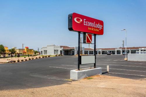 Econo Lodge Inn & Suites