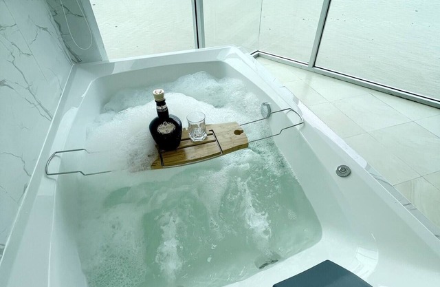Ecuabook PentHouse con Jacuzzi vista Río junto Wyndham XI-I