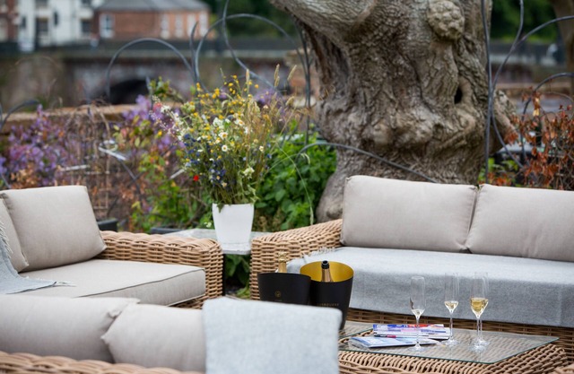 Edgar House - a detached house that sleeps 16 guests in 7 bedrooms