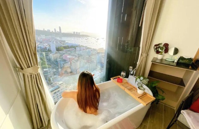 Edge Central PATTAYA Sky Residence with Infinity Pool & Free Netflix