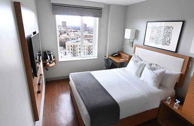 Edge Hotel Washington Heights
