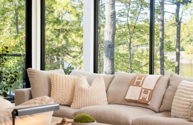 Edgewater Chalet, Silver Lake