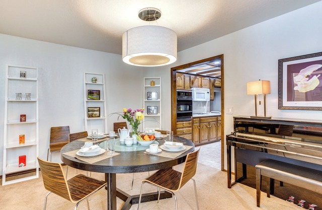 Edmond Townhome w/Pool Access Near Arcadia Lake!