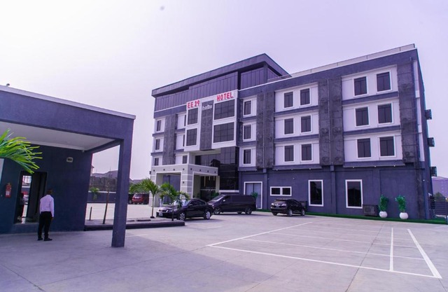 EE29 Hotel and Suites