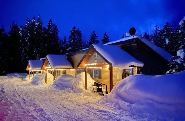 EF Bear Cave 3* Free Wifi, Satellite Tv, Sleeps 2, Pet Friendly, Bbq Grill