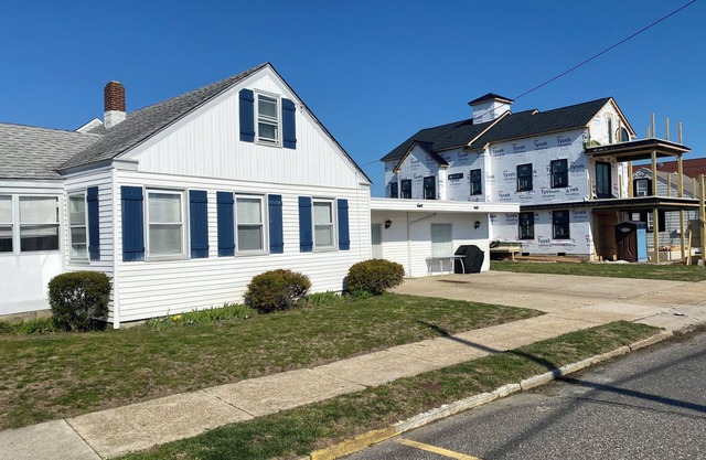 Efficiency Apartment for rent in Wildwood Crest by the beach.