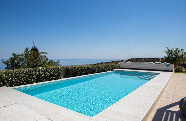 Effie's Cozy Villa - spectacular view & playground