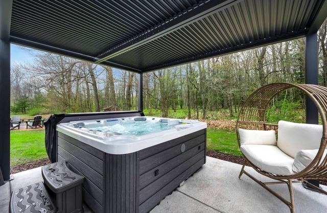 Egg Harbor Fall & Winter Escape|Sauna|Hot Tub|Privacy|