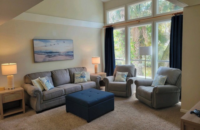 Egret’s Pointe Townhouse Sleeps 9 Amenities & POOLS included. GOLF CART