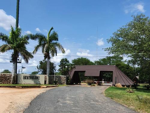 Ekuthuleni River Front Chalets Hoedspruit