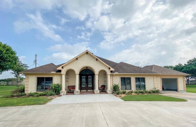 El Campo Vacation Home