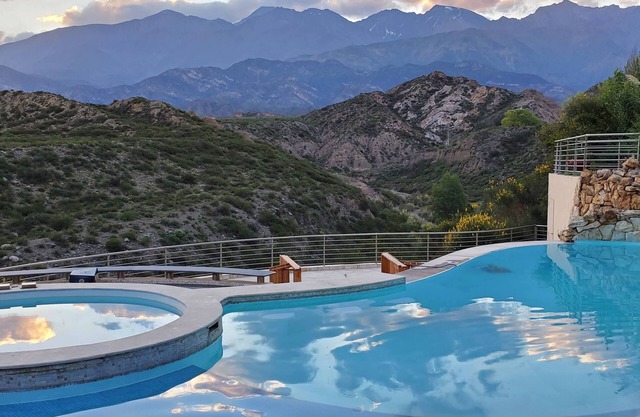 El Carmelo Mountain Lodge