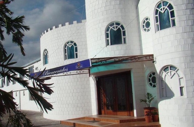 El Castillo Hotel