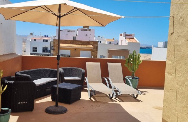 "EL COTILLO TRANQUILIDAD"/Stylish/Minutes from swim or surf/Well equipped