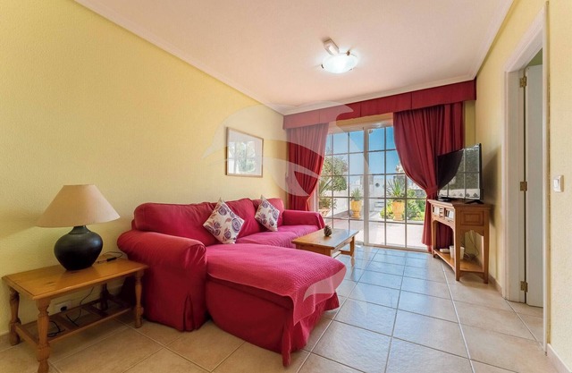 El Médano Apartment with Pool and Garden Views