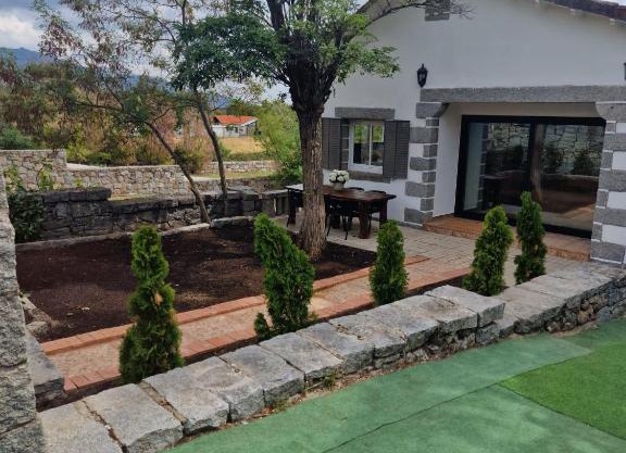 EL NIDO DEL AGUILA HOTEL LAS GACELAS, Becerril