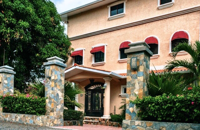 El Penthouse – Oceanfront Luxury – Panama Coast