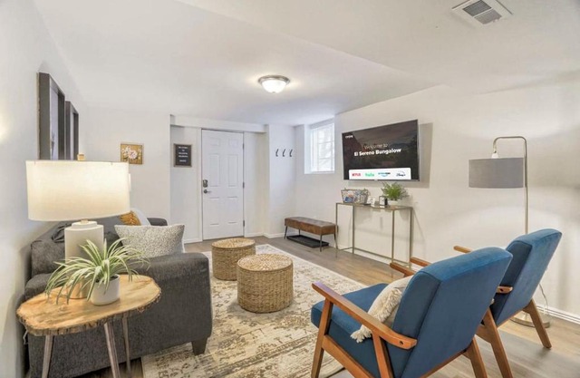 El Sereno Bungalow Pet-Friendly Ivywild Flat