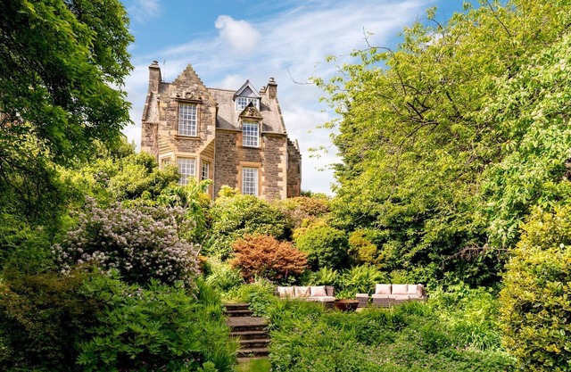 Elegant 17th Century Villa - Pass the Keys