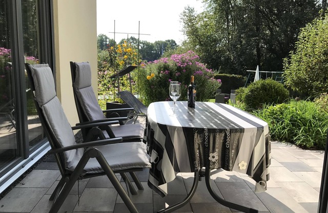 Elegant 2-room flat in the region Taunus, close to Rhine, Frankfurt, Mainz, Wi.