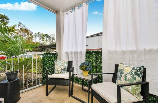 Elegant 2BD King in Master, NRG/TMC, Fireplace!
