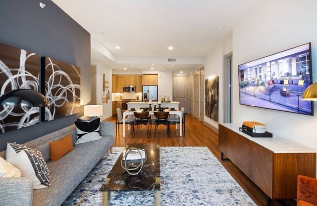 Elegant 2BR Condo at Reverie at River Hollow w Pool