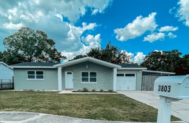 Elegant 3 BR Home w/ Indoor Fireplace