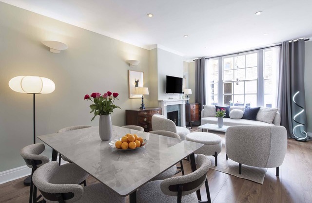 Elegant 4-Bed Mews Home in the Heart of South Kensington