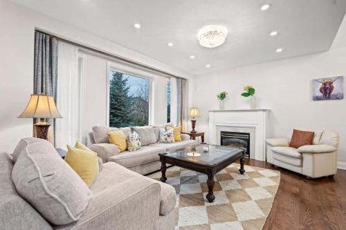 Elegant 5-Bedroom Family Home Patio & Fireplace