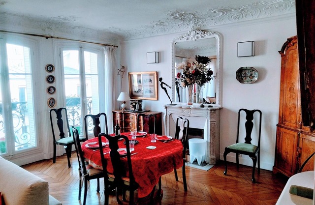 Elegant 75 m2 apartment in Les Batignolles (75017) for 4 people