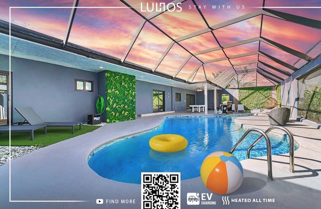 Elegant 7BR/4BA Heated Pool, Near Beach & Zoo