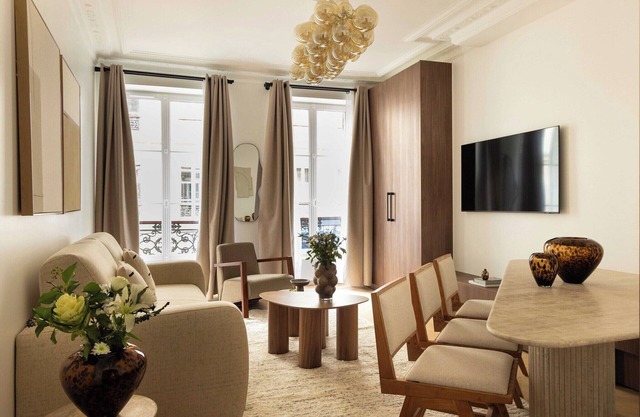 Elegant apartment - 2BR- 6P- Gare Saint Lazare