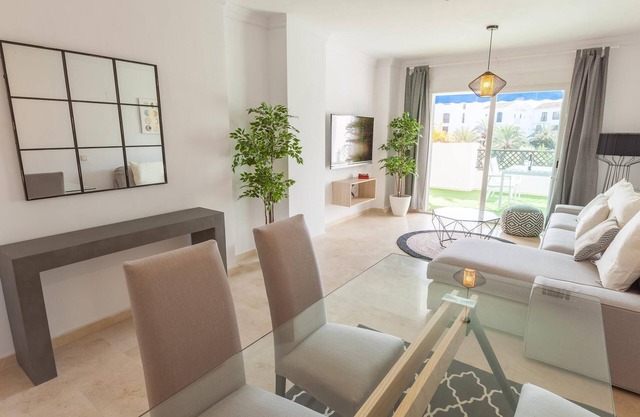ELEGANT APARTMENT FOR A HOLIDAY TO REMEMBER IN THE HEART OF PUERTO BANÚS!