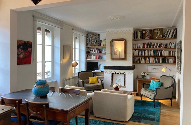 Elegant Apartment in Le Palais: 2 Bedrooms, Close to Beach and Shops, Fully Equipped Kitchen